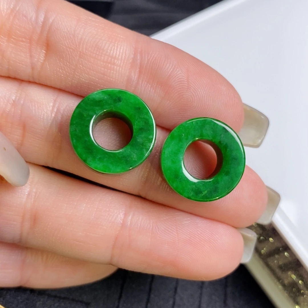 翡翠未镶嵌耳饰辣色路路通