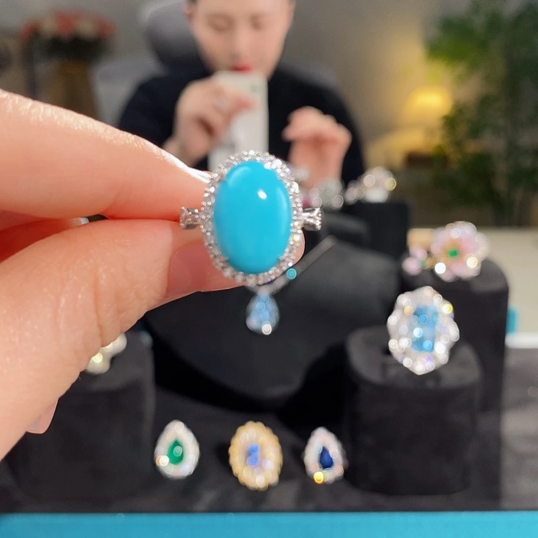 绿松石18K金镶嵌戒指4.85ct