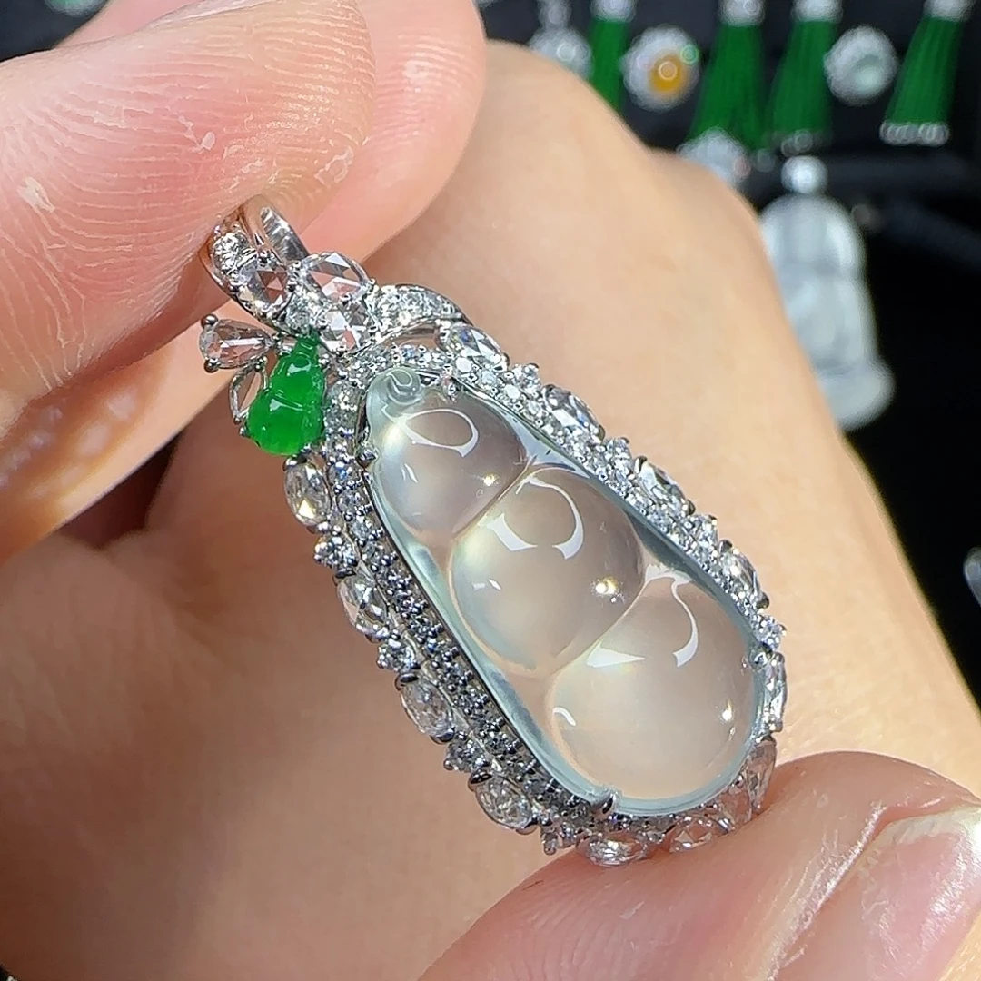 翡翠18K金镶嵌颈饰天然翡翠