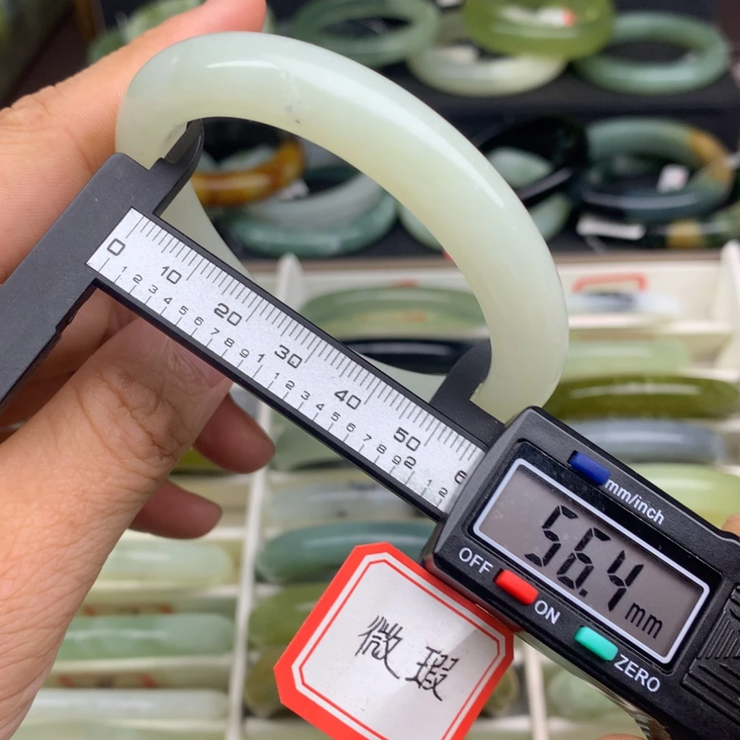 蛇纹石玉未镶嵌手镯5