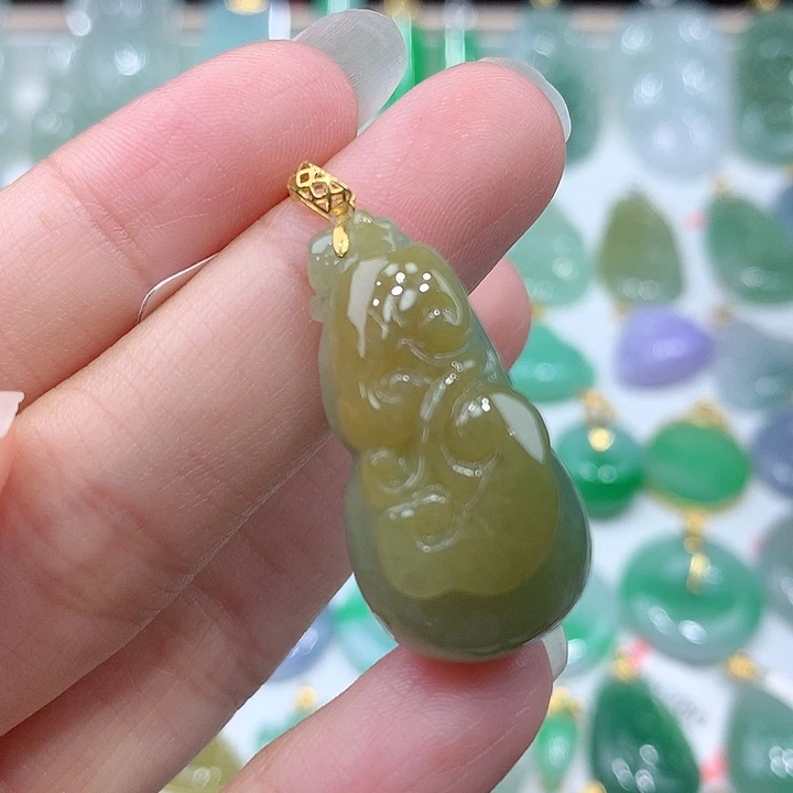 翡翠18K金镶嵌颈饰翡翠