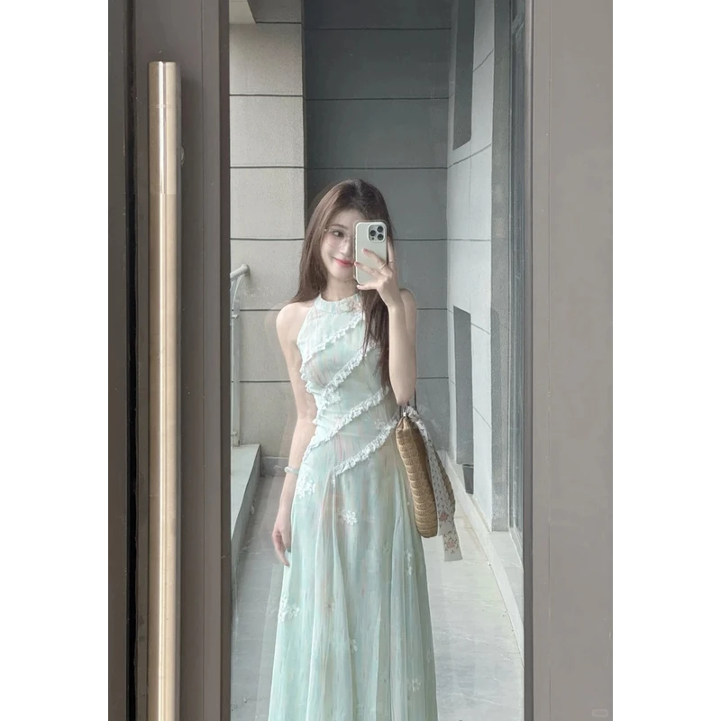 无袖挂脖连衣裙夏季服装新款气质绝美收腰遮肉长裙显瘦法式