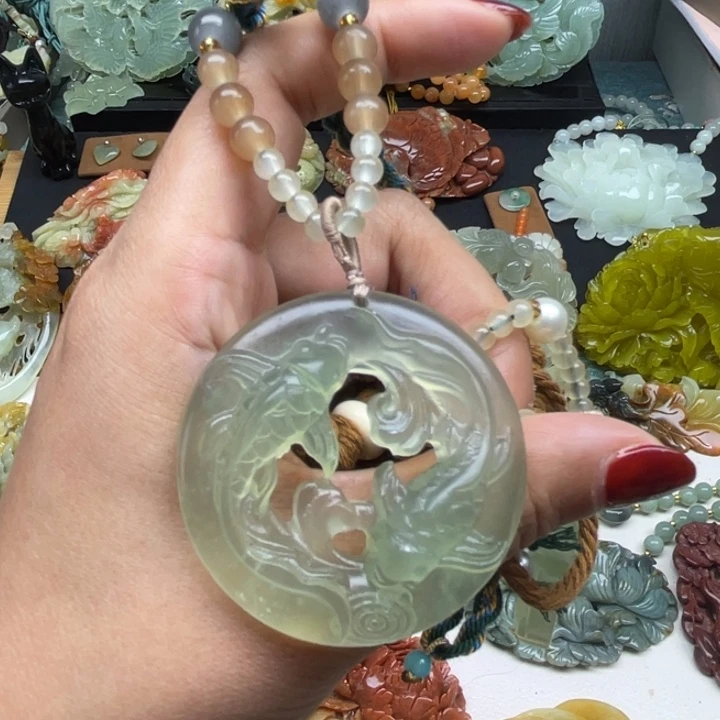 蛇纹石玉未镶嵌颈饰