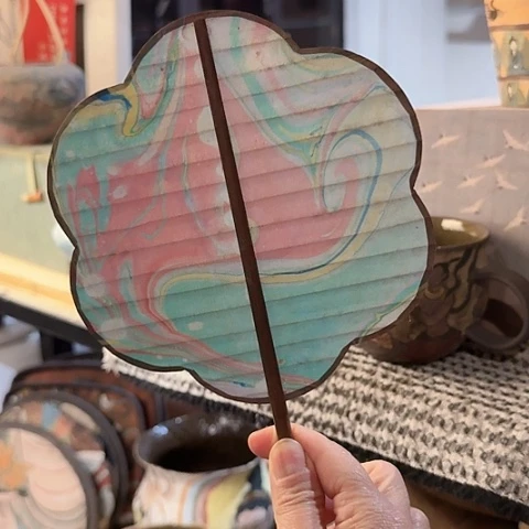 尤*利手工制作各种精美陶瓷