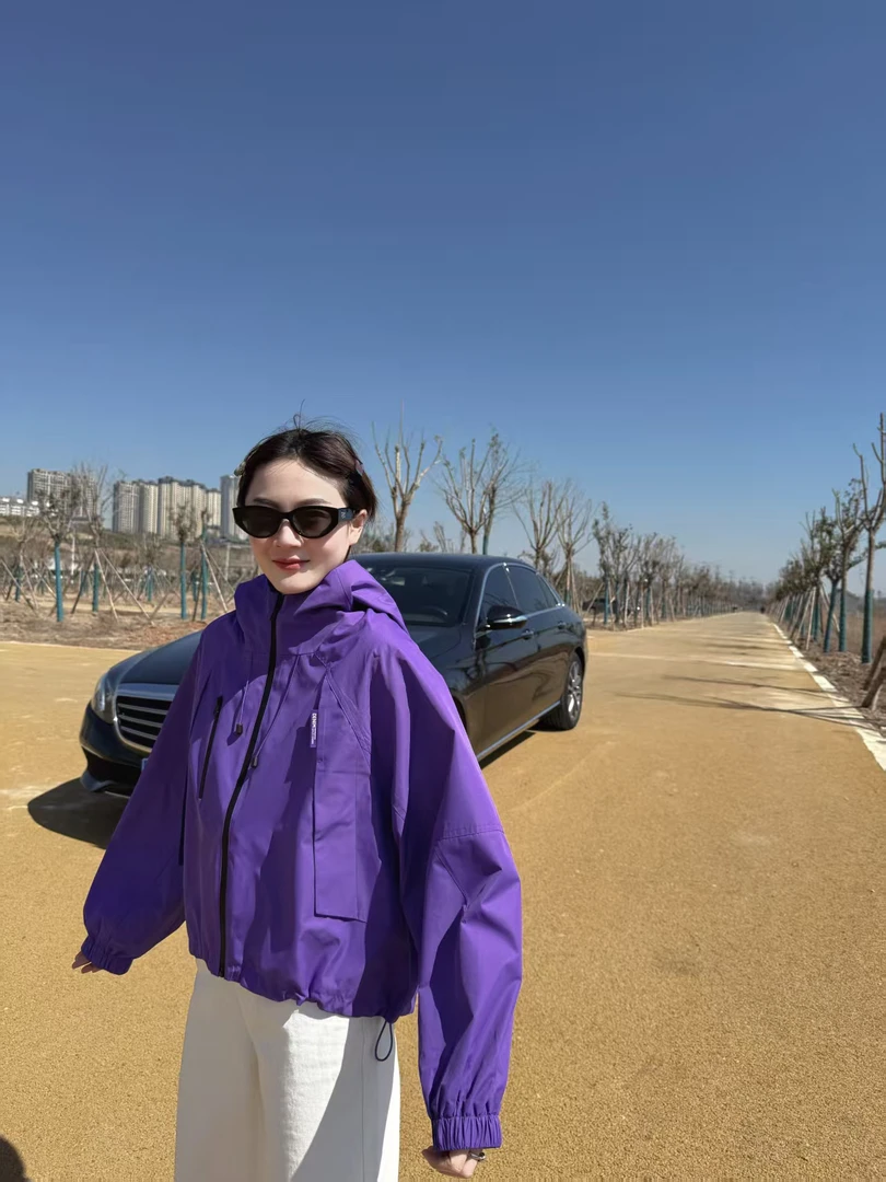 俪妍新品 紫色风衣外套