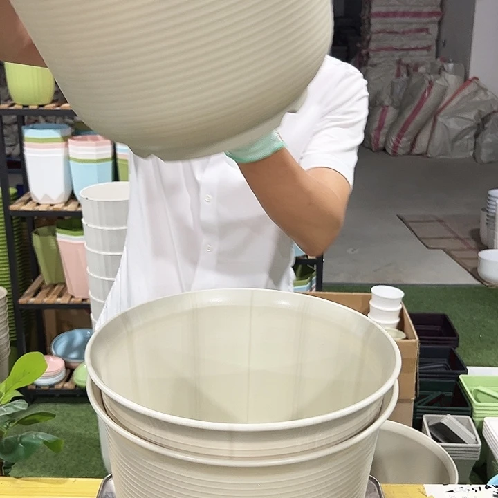 瑕疵矮陶口30高21米色无托3只