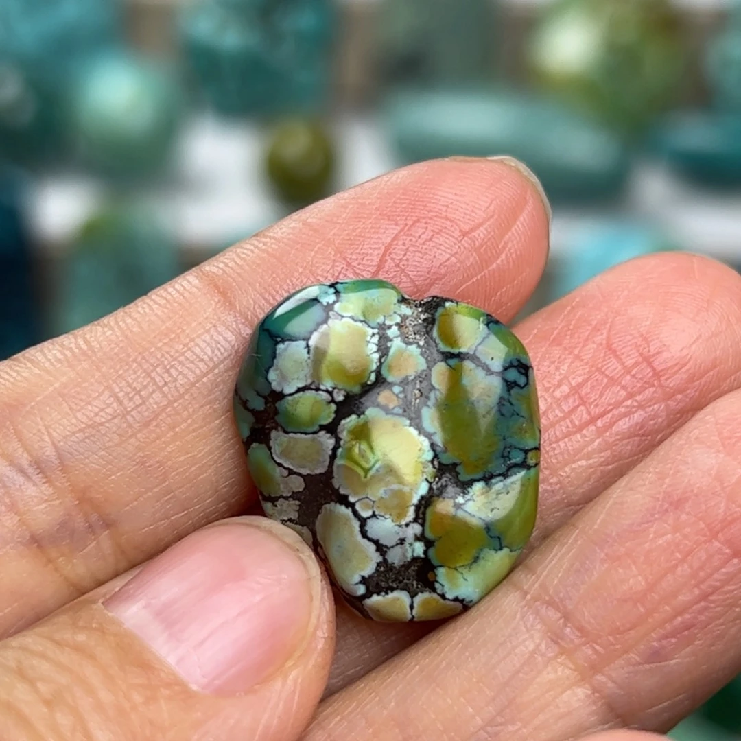 绿松石未镶嵌天然原矿绿松石