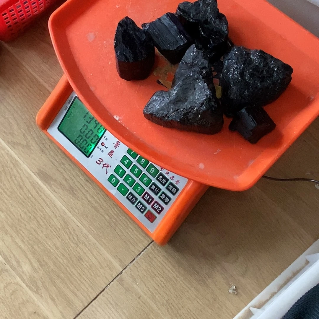 勤***奋未镶嵌珠宝半成品水晶