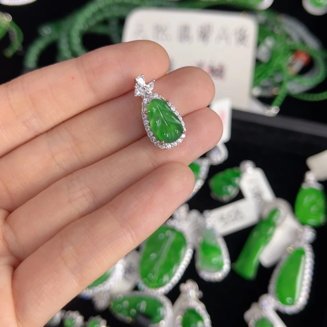银S925镶嵌戒指翡翠叶子吊坠