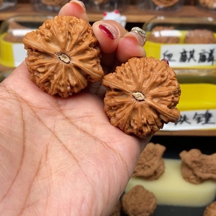 文玩核桃吊坠王**牢44宫灯
