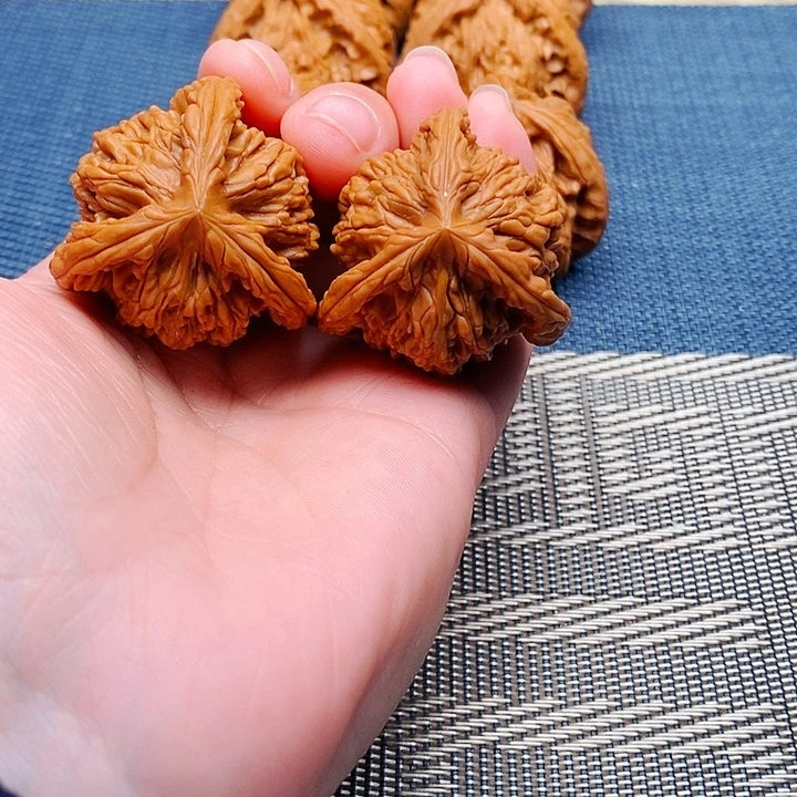 柏***舟文玩核桃吊坠三棱