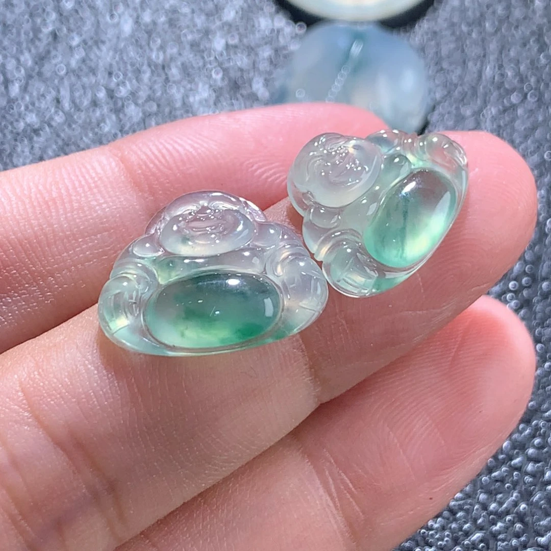 翡翠未镶嵌颈饰缅甸