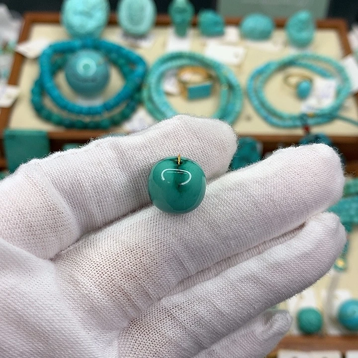 绿松石挂件未镶嵌谭*?