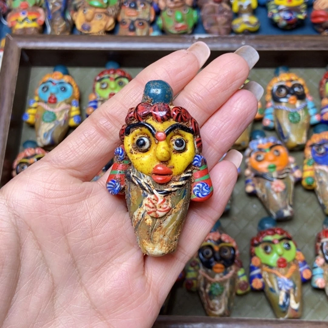 琉璃颈饰平面大公主