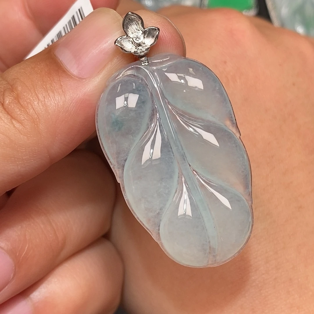 翡翠18K金镶嵌颈饰叶子