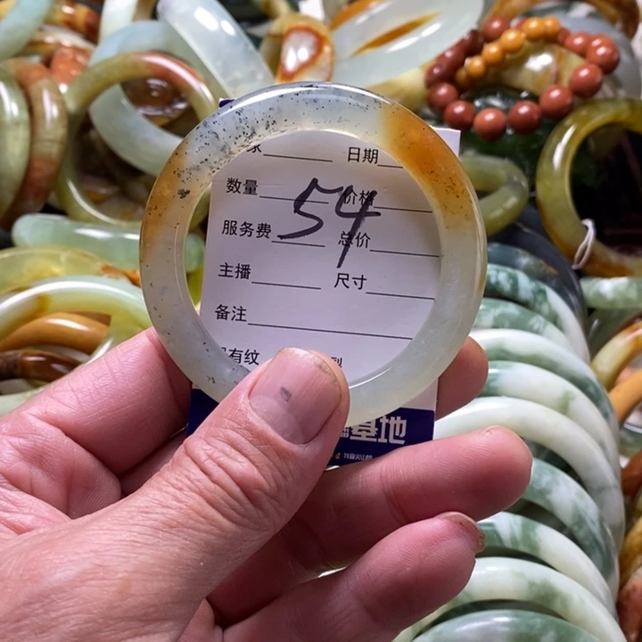 未镶嵌透闪石-蛇纹石玉手镯