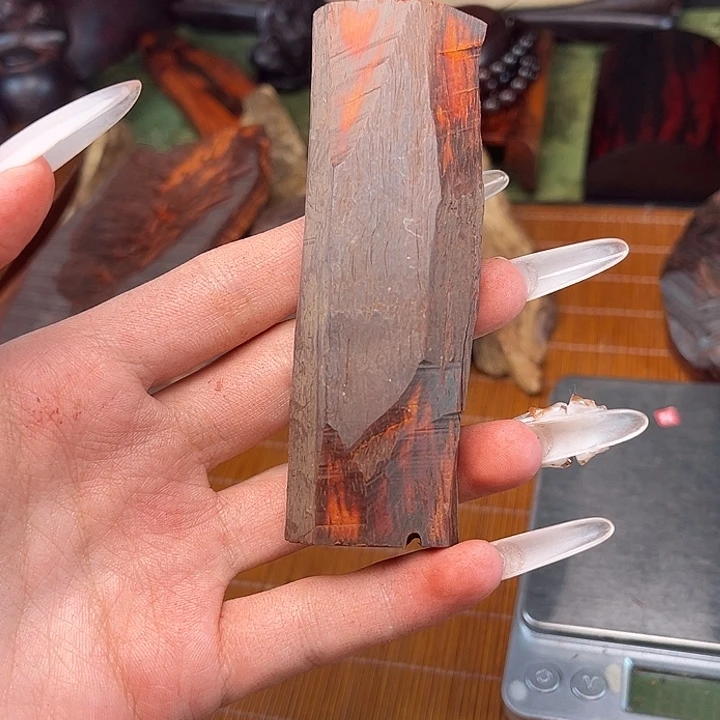 檀香紫檀（小叶紫檀）带麟底手把件