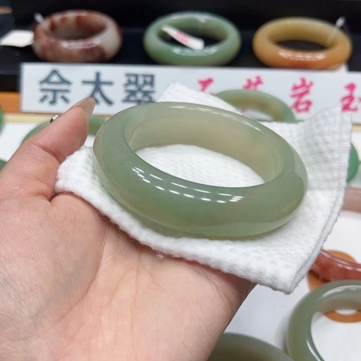 未镶嵌手镯石英质玉x****a