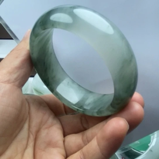 福***隆石英质玉（金丝玉）未镶嵌手镯