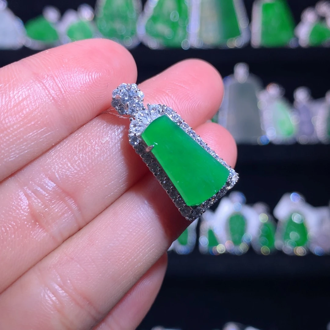 【闪购商品】颈饰银S925镶嵌翡翠天然翡翠