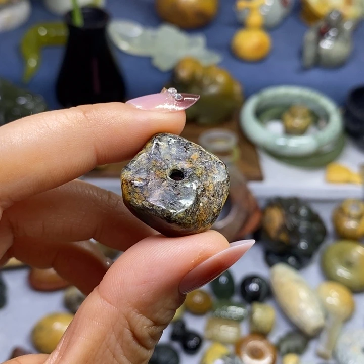 岫岩河磨玉（透闪石质玉）未镶嵌挂件