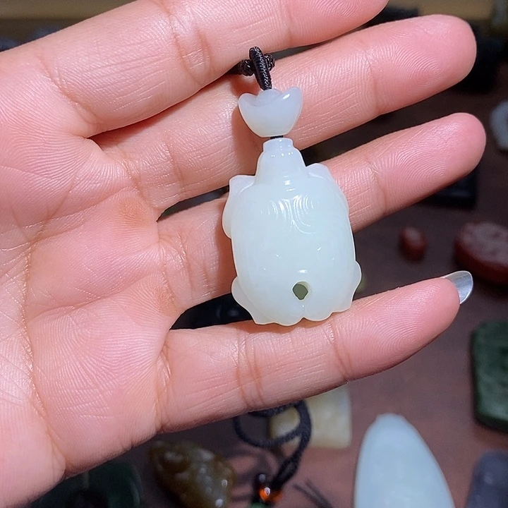 寄***_和田玉未镶嵌颈饰