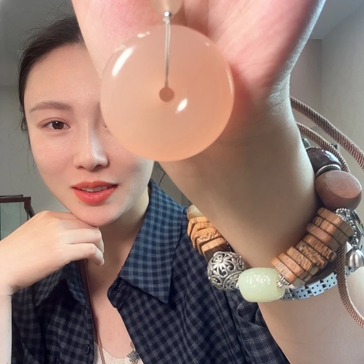 夏***夏查罗石未镶嵌颈饰阿富汗