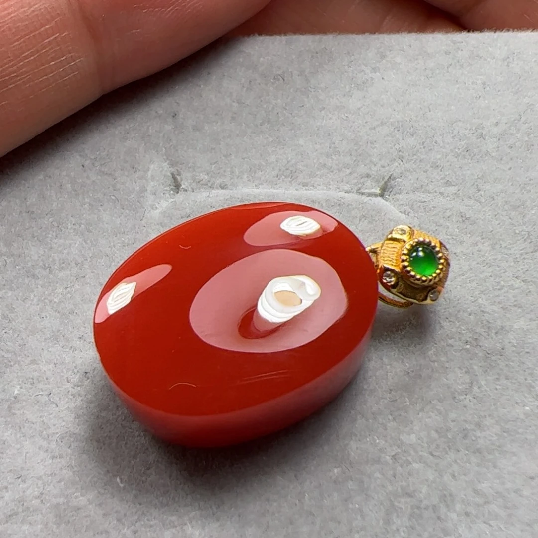 南红玛瑙吊坠18K金镶嵌