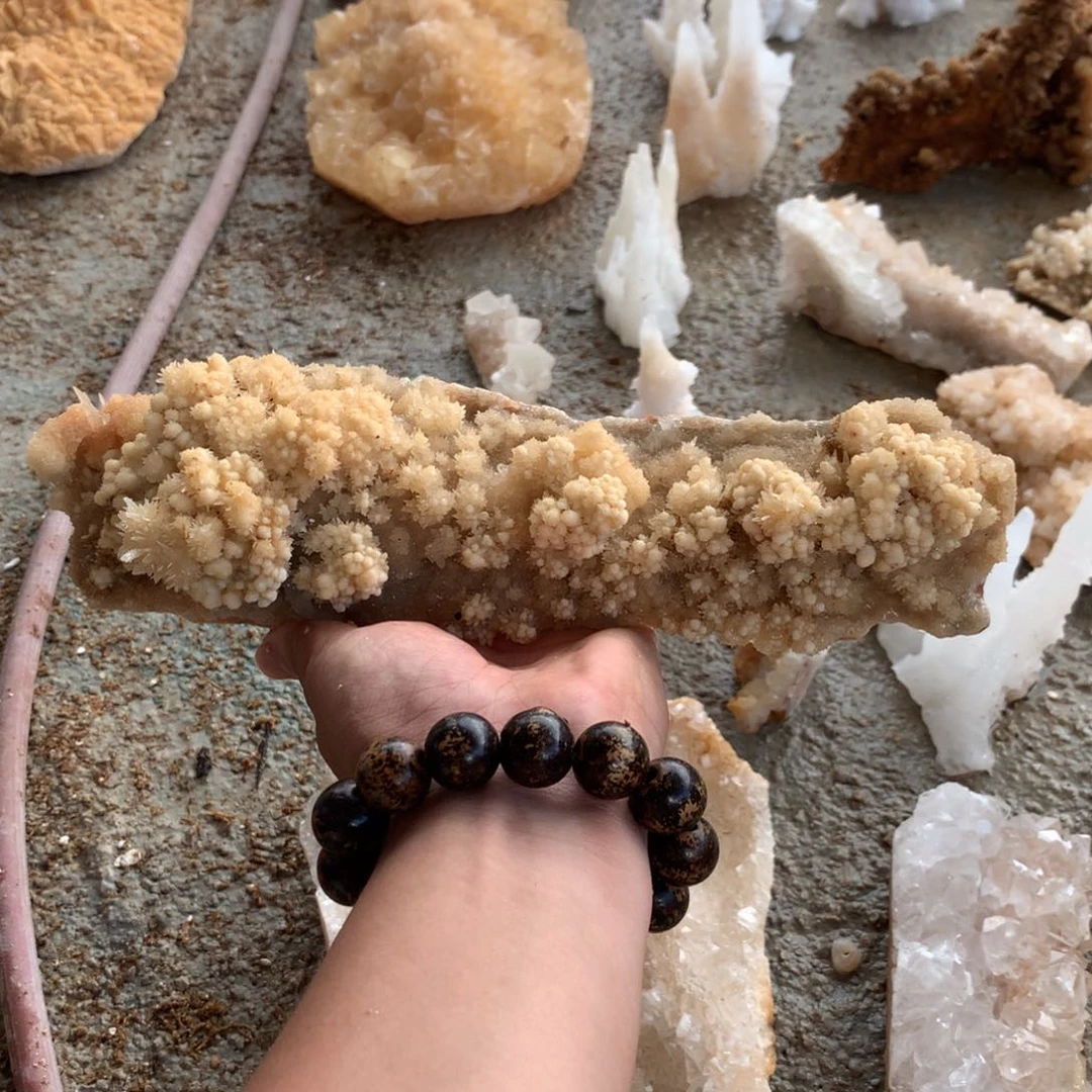 简***人纯天然钟乳石质地坚硬
