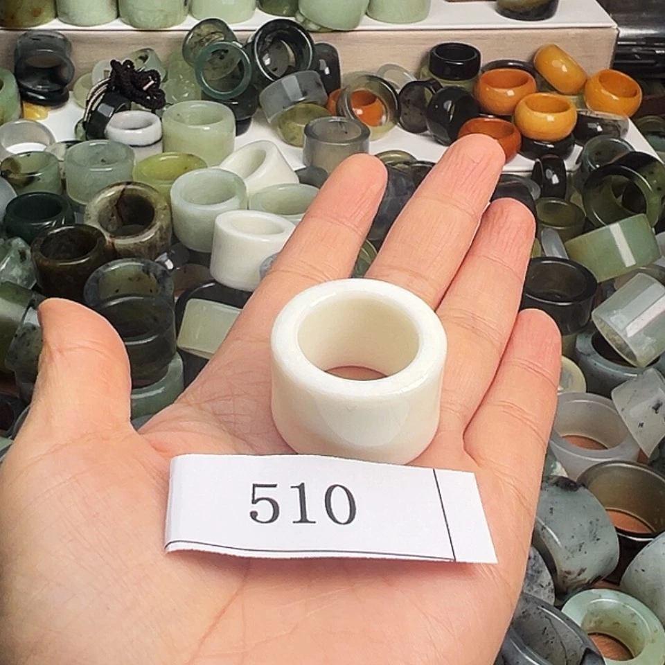【闪购商品】未镶嵌蛇纹石玉戒指人****提