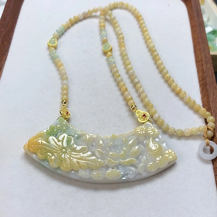 翡翠颈饰未镶嵌吊坠