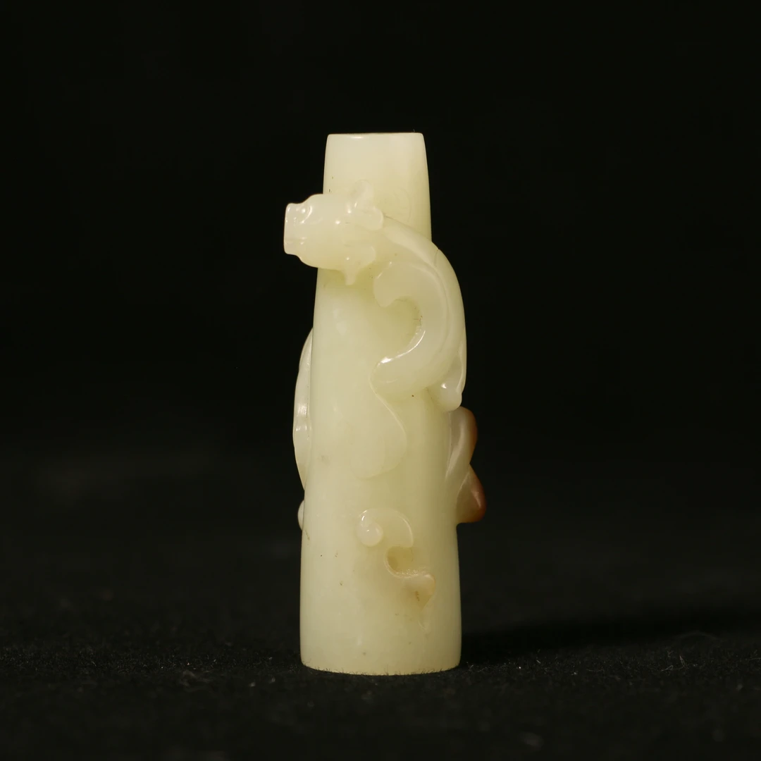 8Y10   清  和田玉螭龙勒子