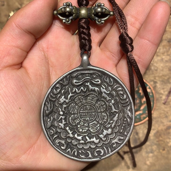 琉璃颈饰小****?喜欢的朋友