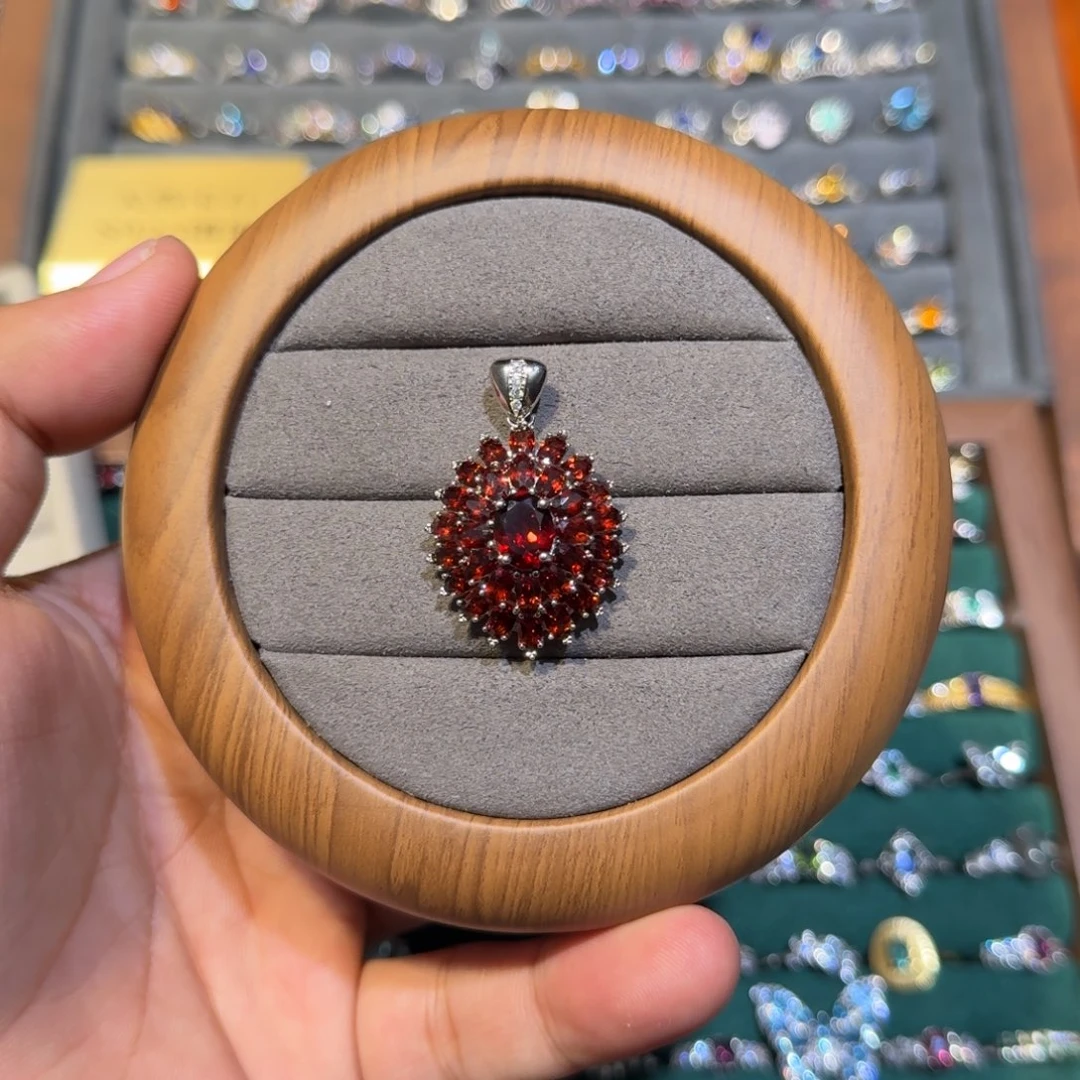 银S925镶嵌石榴石吊坠(赠链)