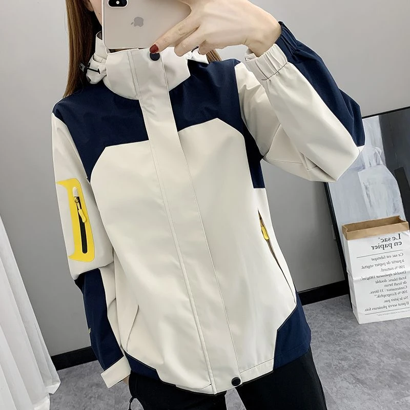 户外新款春秋季冲锋衣女士薄款防风防水透气登山服夹克外套情侣男