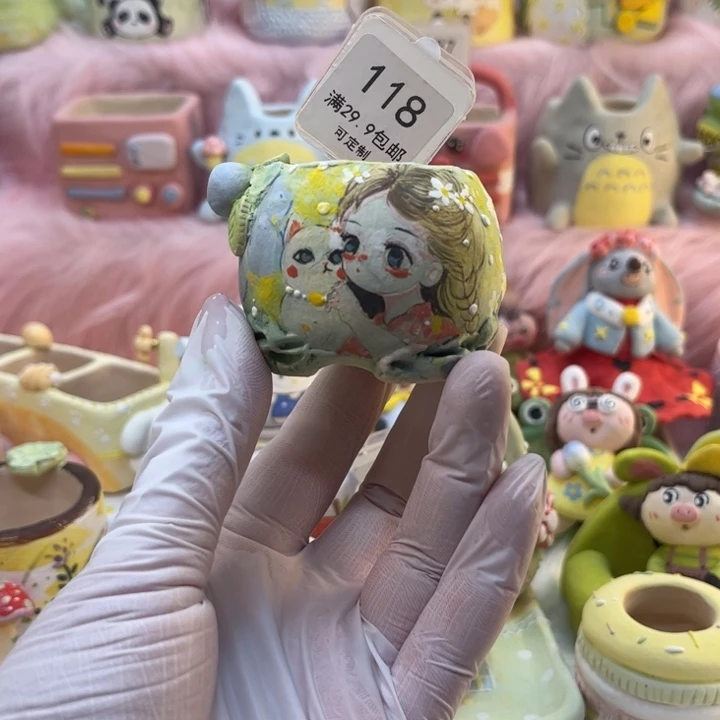 118女孩手绘花盆