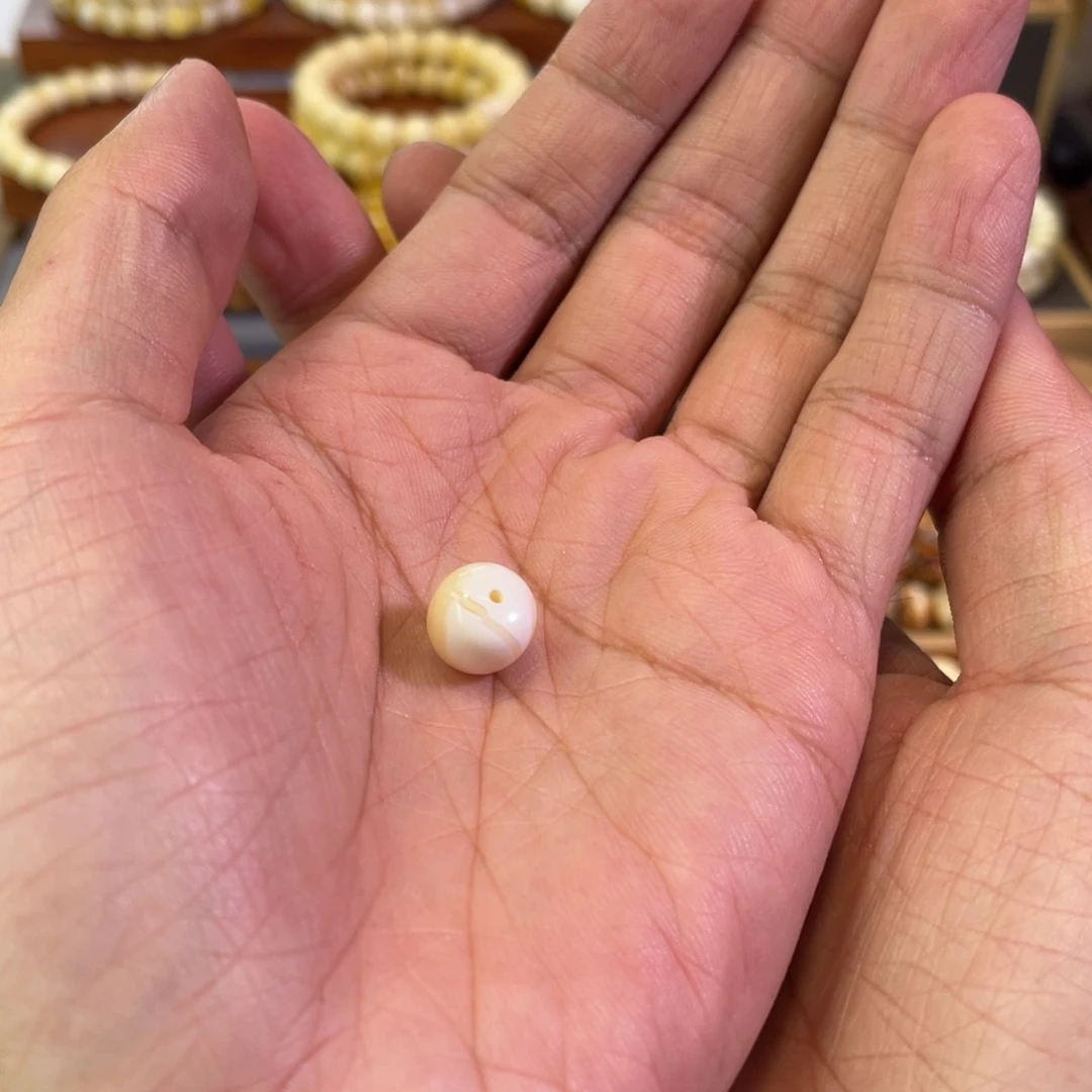 西***肉琥珀未镶嵌裸石M5006瓷白老型单珠