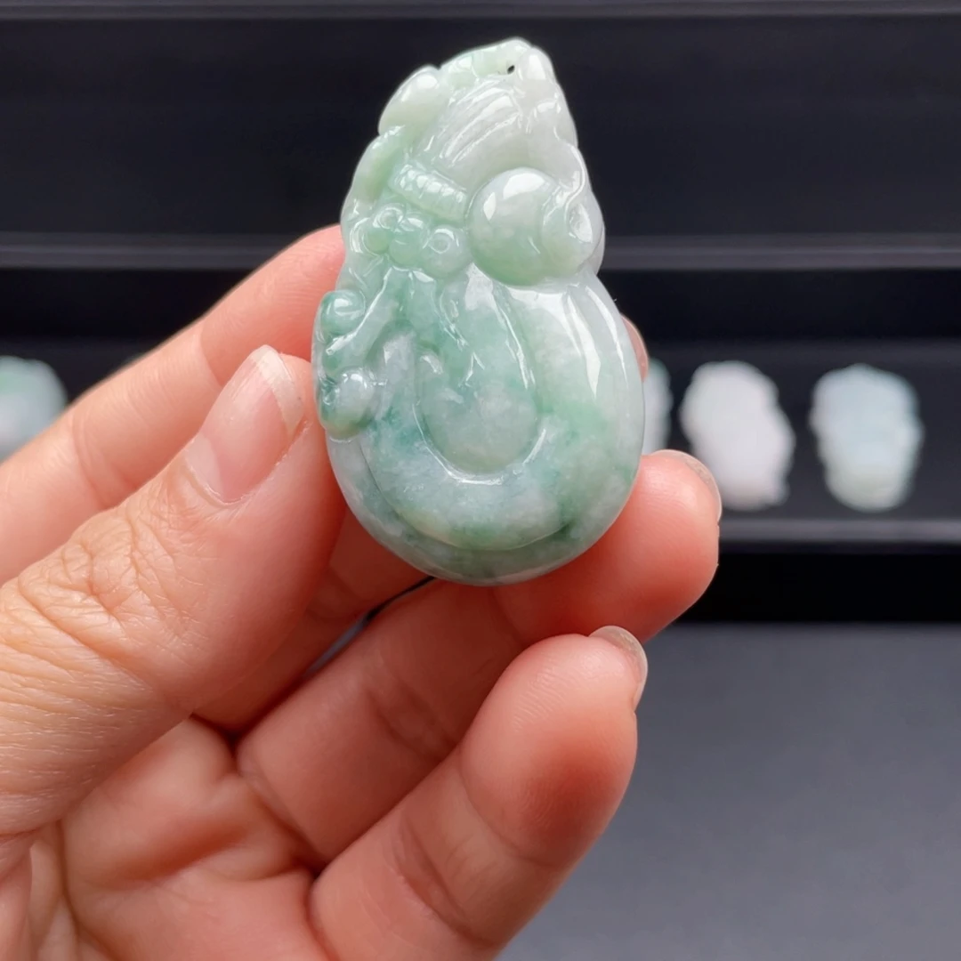 翡翠未镶嵌颈饰缅甸翡翠A挂件