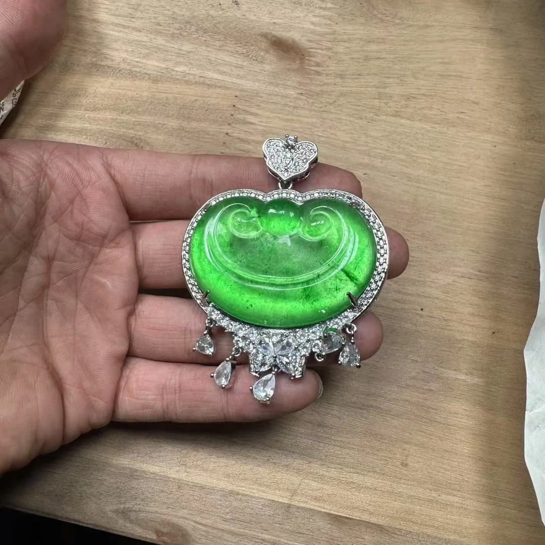 天然非洲翠阳绿如意吊坠r019—多样性发