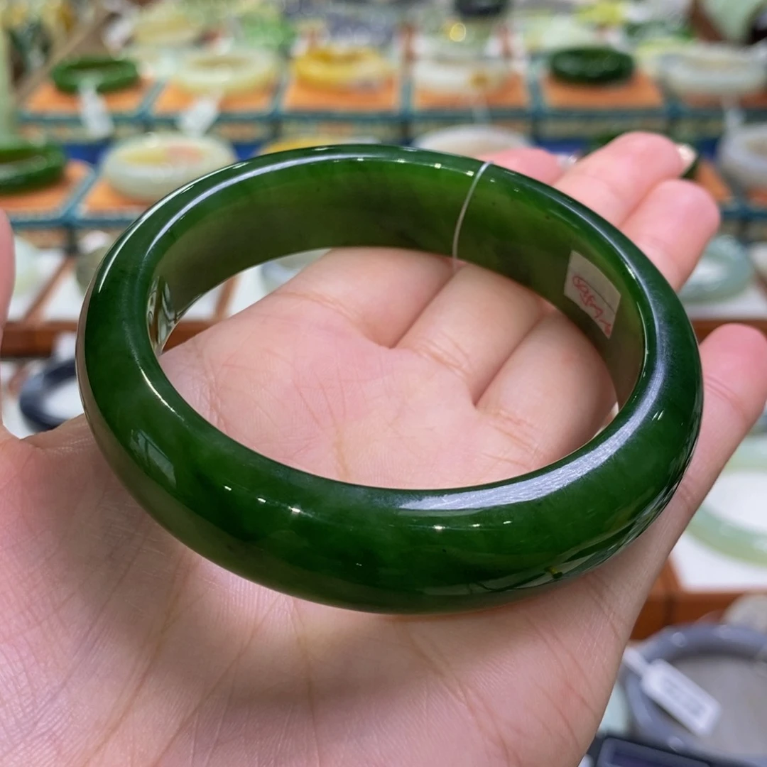 和田玉手镯未镶嵌冰*?俄料碧玉红皮阳绿60.5