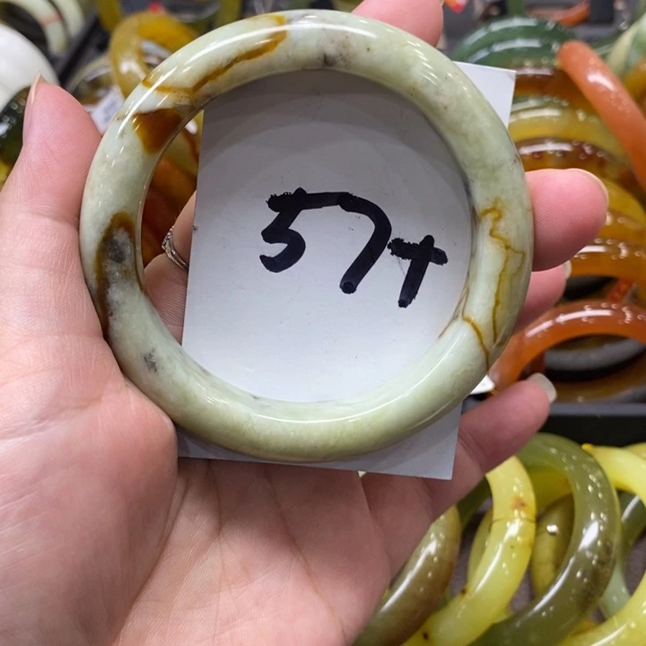 透闪石-蛇纹石玉未镶嵌手镯