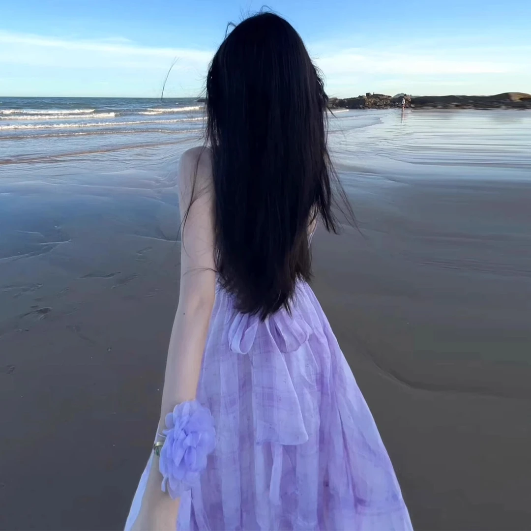 海边度假紫色挂脖吊带连衣裙子女装夏季2025新款法式露背沙滩长裙