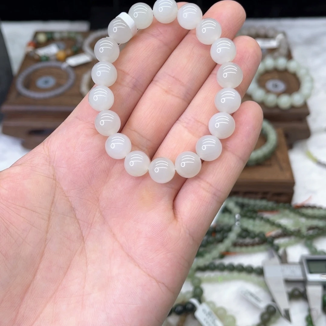 和田玉手链未镶嵌@**格白玉卡10多样性发一条