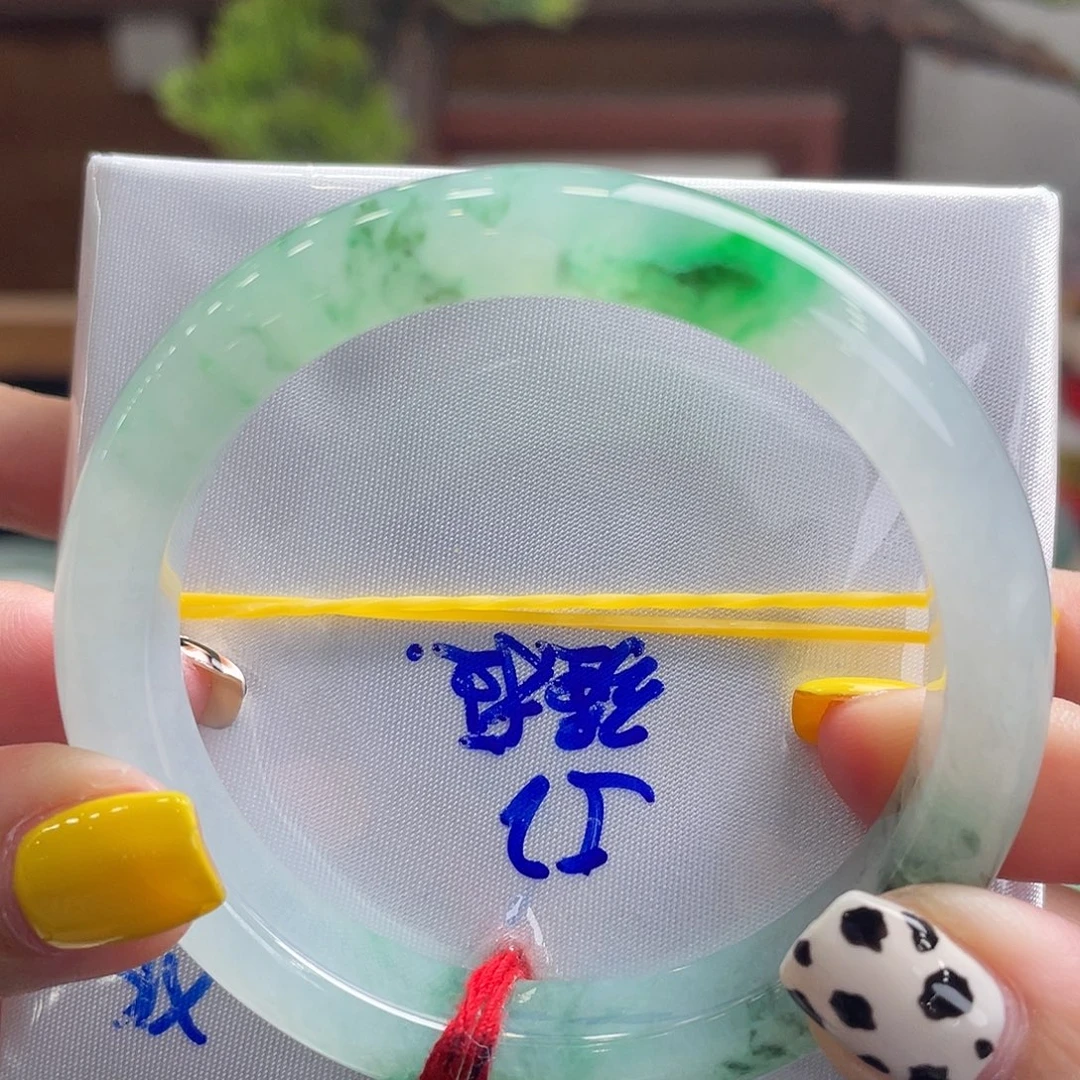 翡翠手镯未镶嵌52冰润白底青