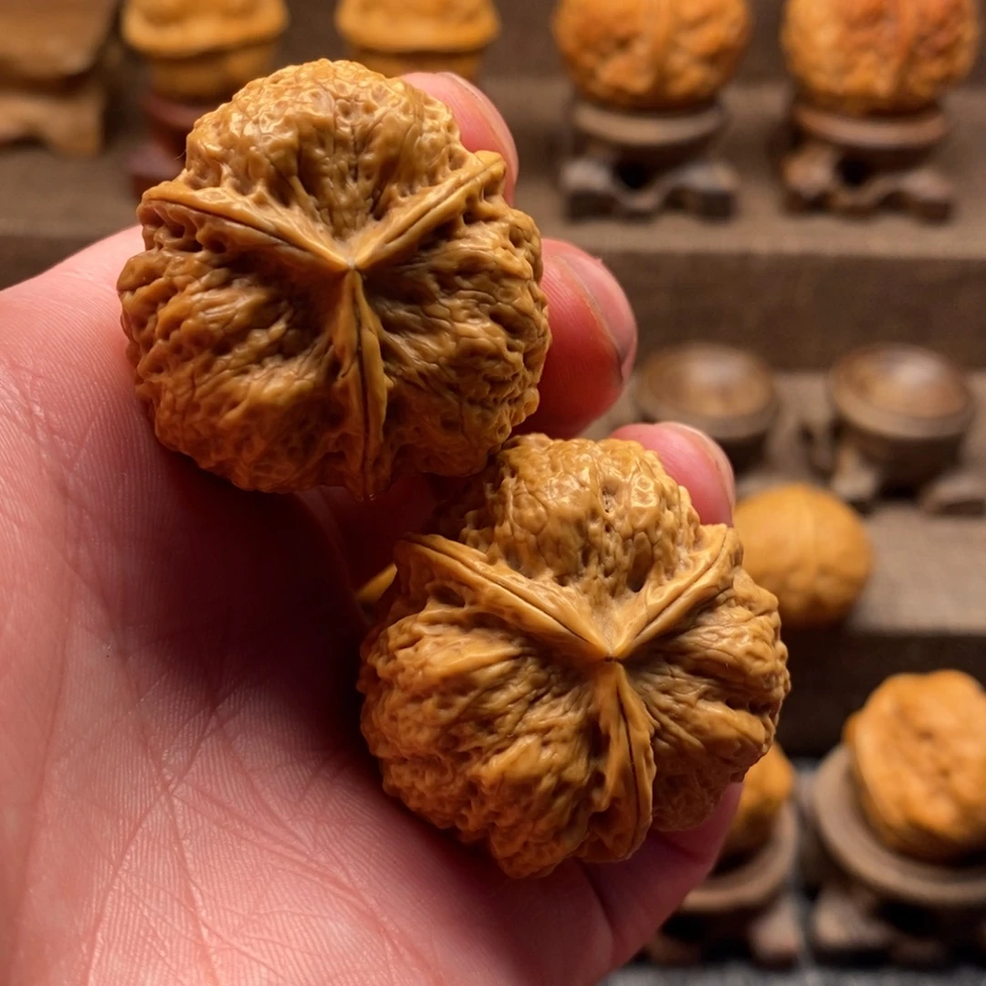文玩核桃把件沼**K铁核桃