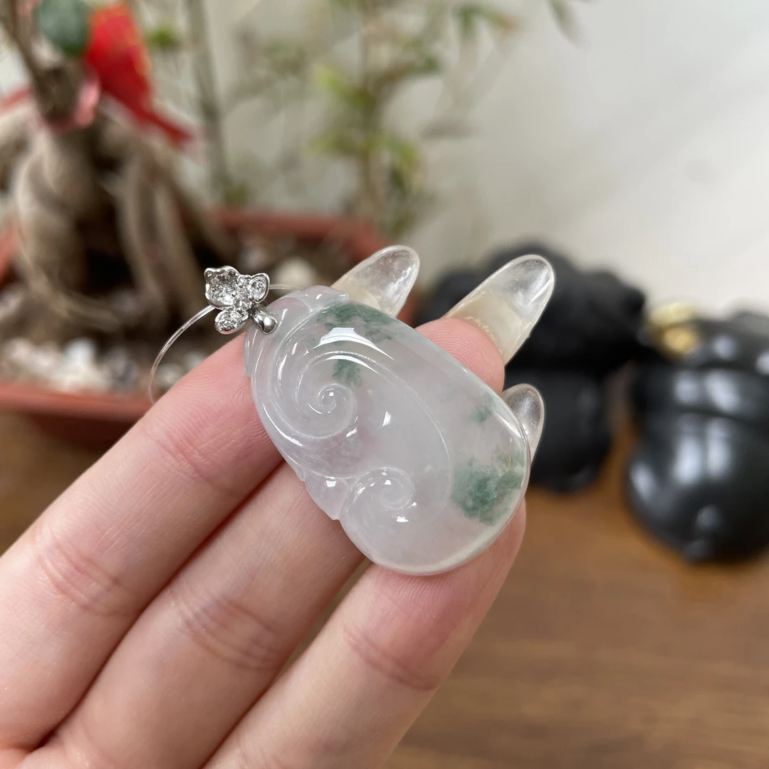 18k金镶嵌冰种飘花如意