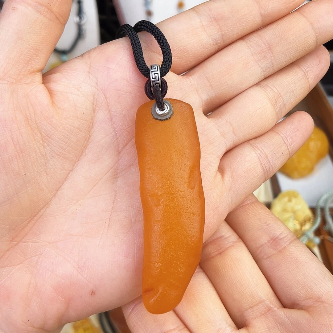 未镶嵌琥珀珠宝奇石，