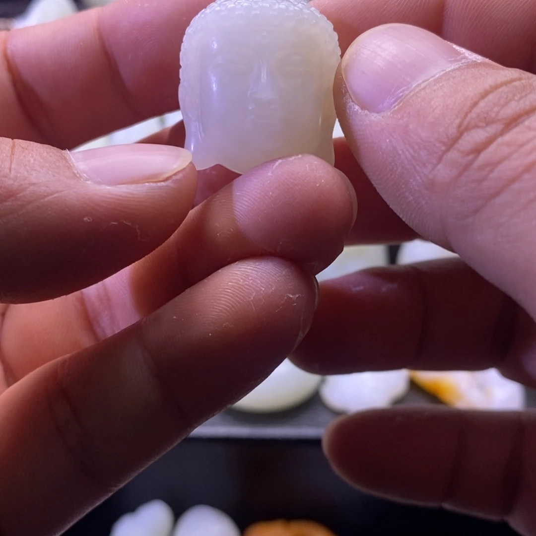 碧***芸和田玉未镶嵌颈饰