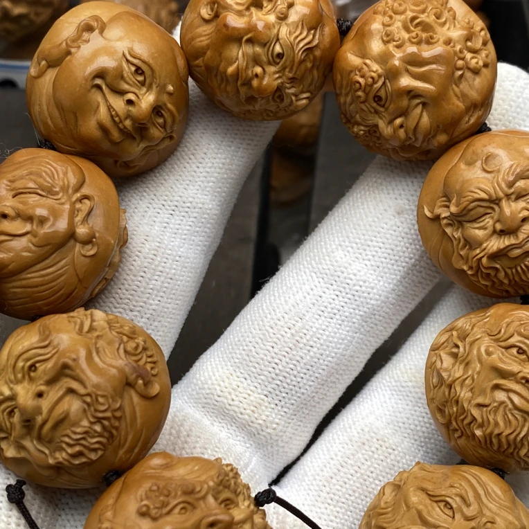 2.6十八罗汉橄榄核雕