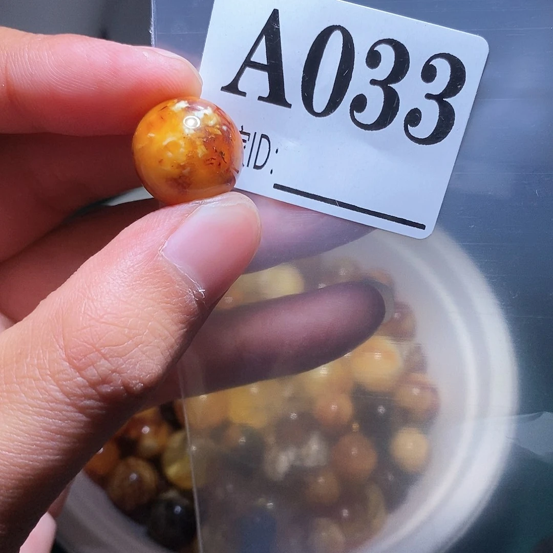 琥珀珠宝奇石未镶嵌